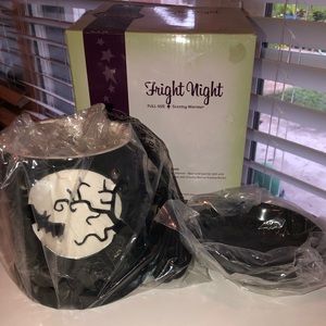 NIB Fright Night, full-size Scentsy warmer